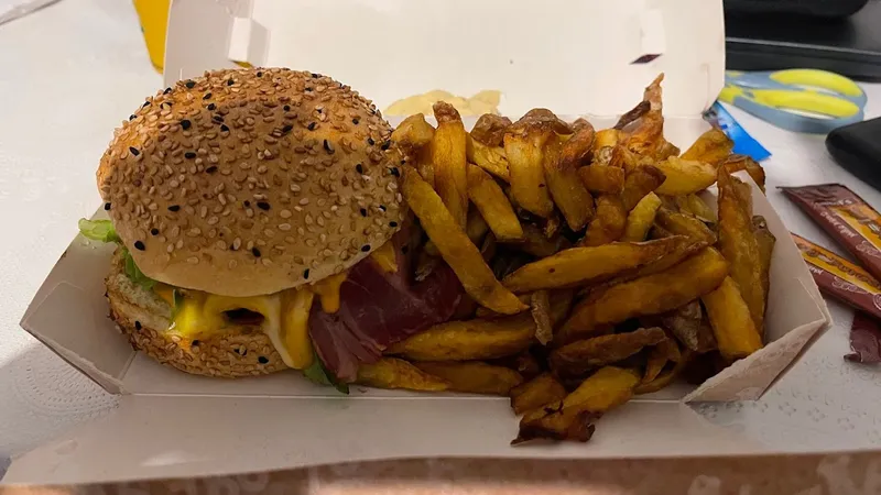 786 - Le Mans I Brasserie & Burger