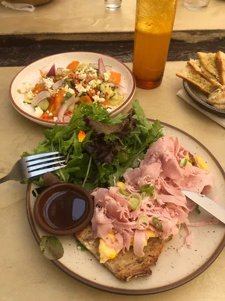 Tartine Brunch & Jardin