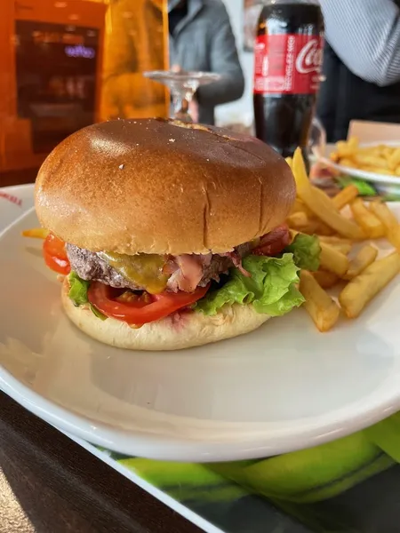 LUNCH GRILL
