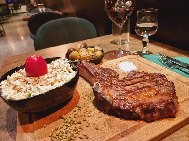 M'ET STEAKHOUSE