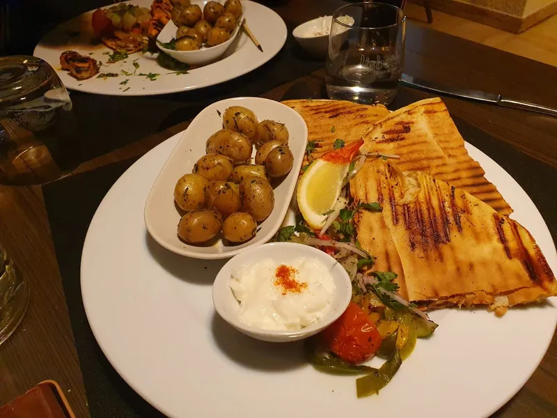 Bi Beirut Restaurant