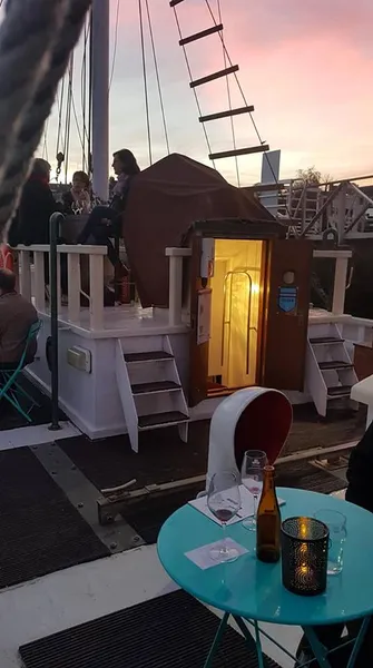 CAP AU VIN (Bar à vins sur vieux gréement - Cave à vins - Sortie en mer - Privatisation - Evénementiel)