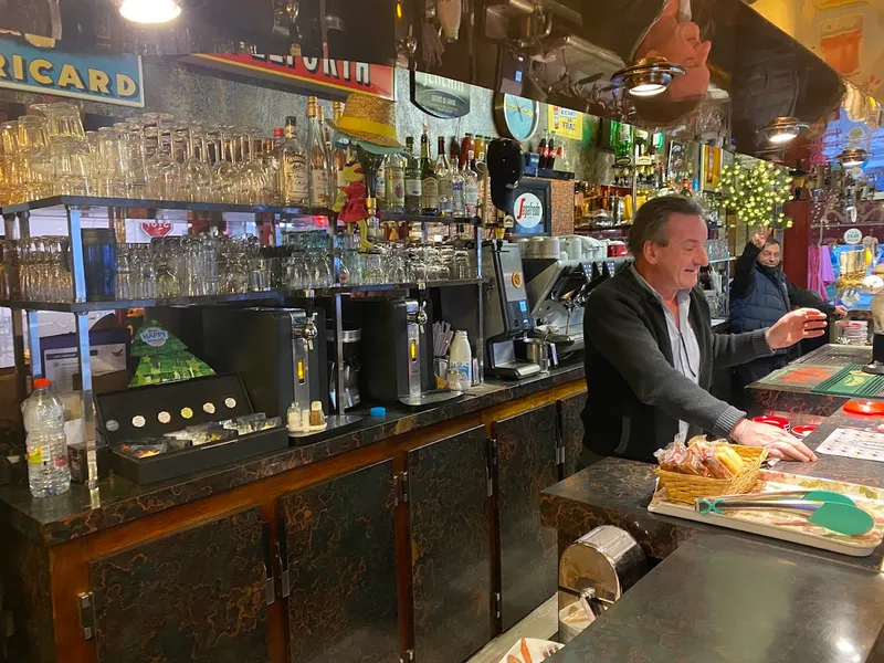 Le Rubis Bar