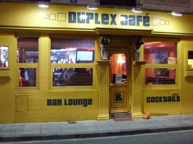 Duplex Café
