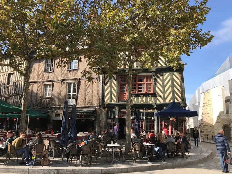 Le Petit Bar
