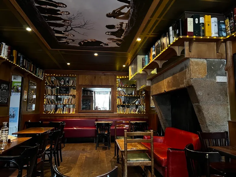 Fox and Friends Pub