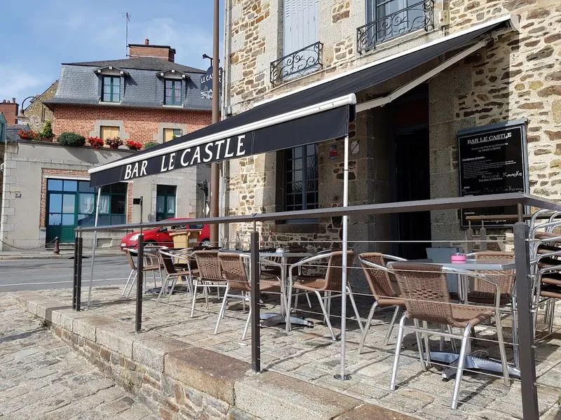 Le Castle Bar