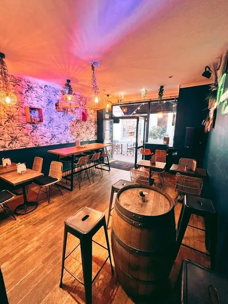 LA GUINGUETTE CANNOISE Bar & Kitchen