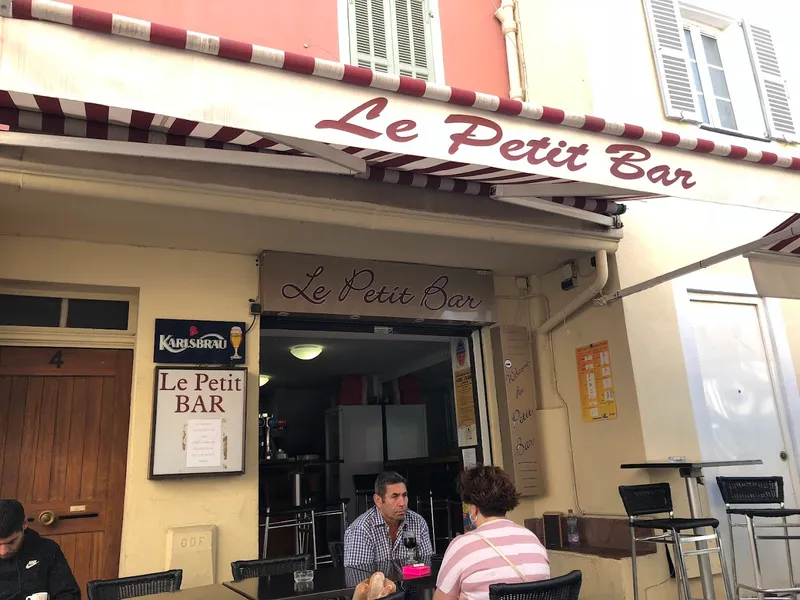 Le Petit Bar