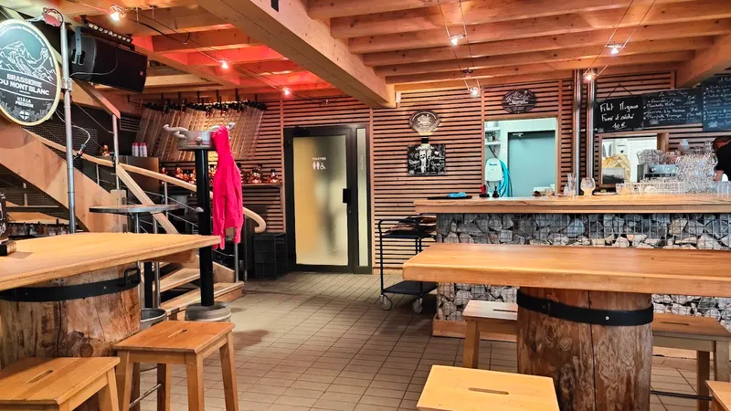 le BMB, le bar restaurant de la brasserie du Mont Blanc