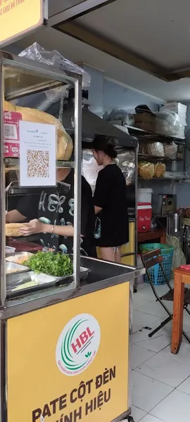 Banh Mi Paté Cột Đèn