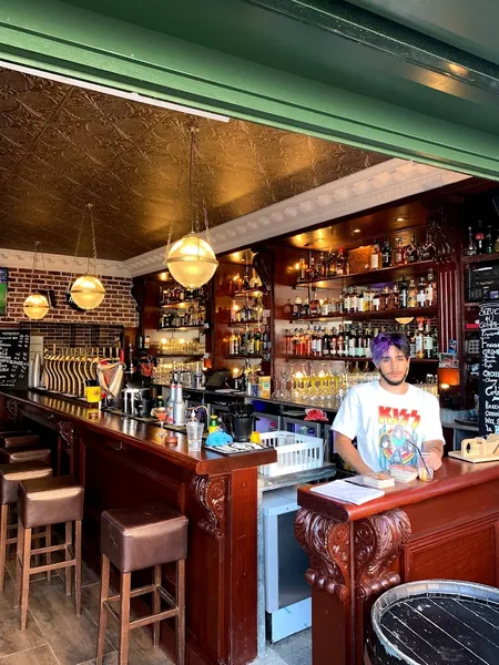 THE CROWN PUB & PIZZA