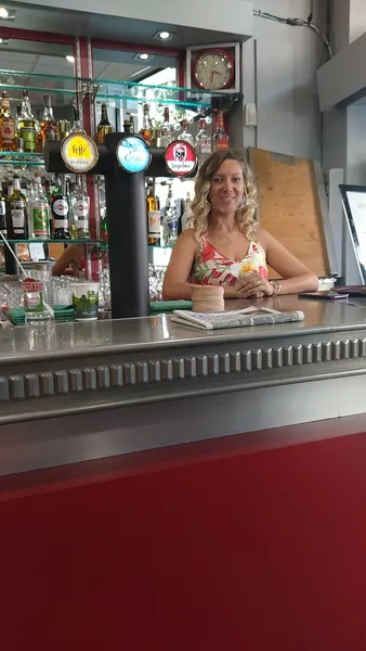 Le Bar Ouf