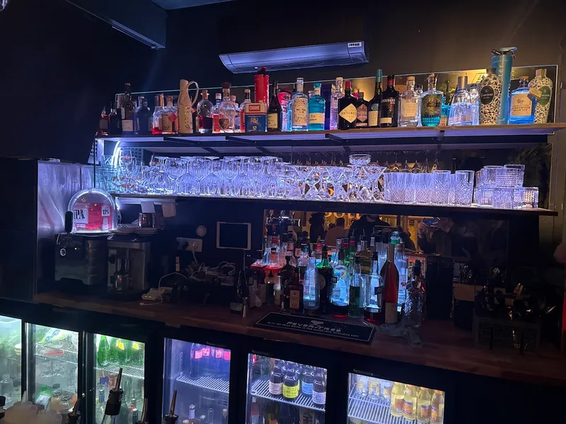 Bar à Vin et Cocktail - Bottle Bar