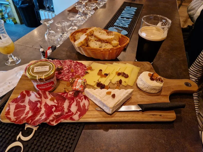 LE STEAM PUB
