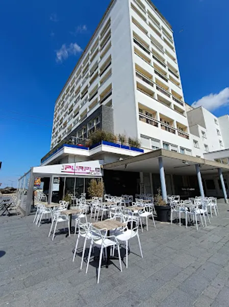 LE PURPLE Café