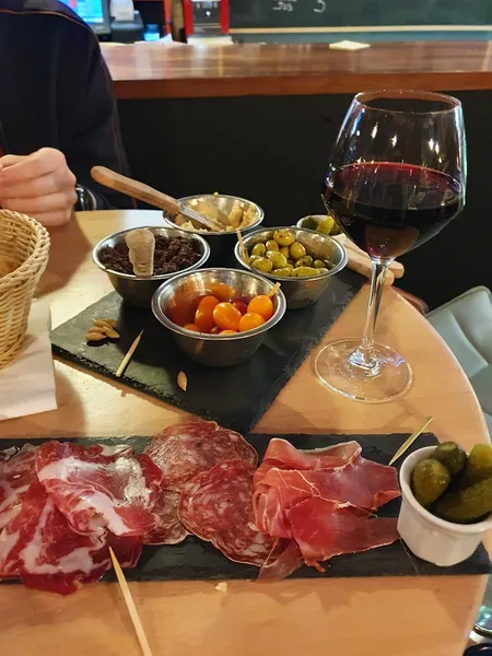 Influences Sud ouest - Cave, bar à vins et tapas