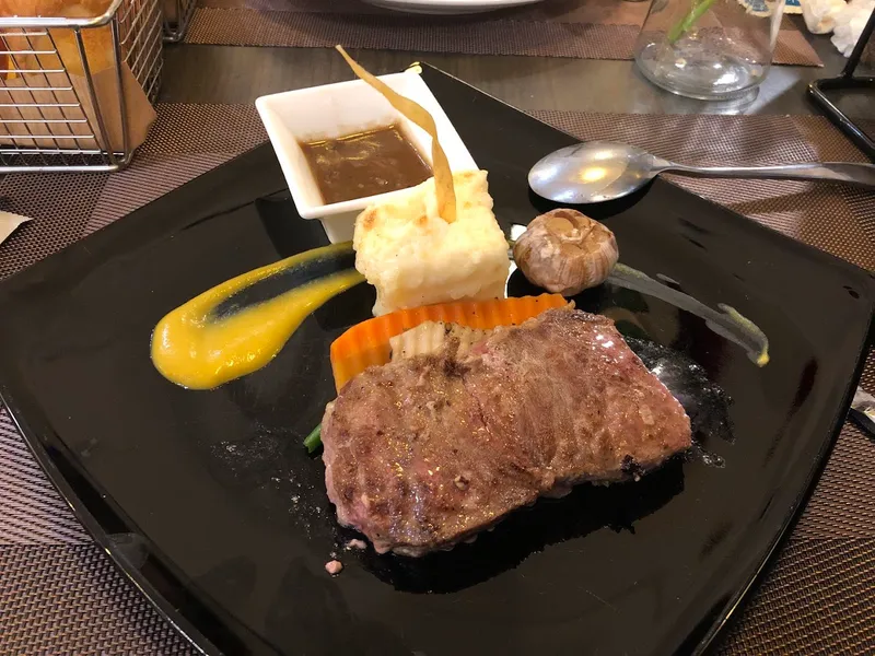 Le Monde Steak