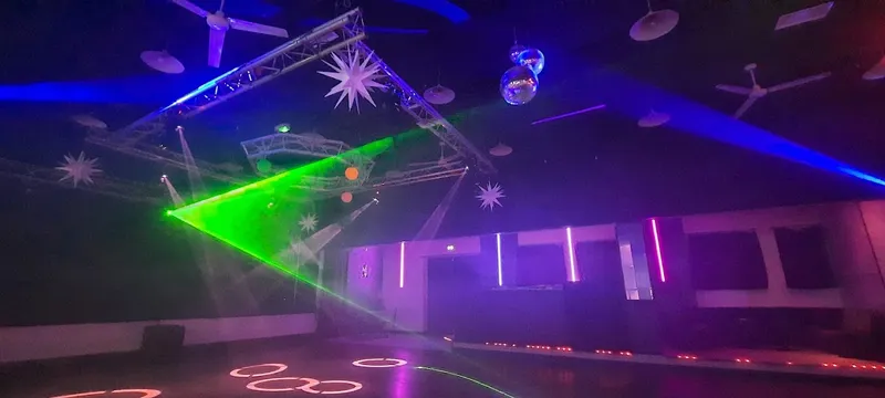 Le club le retro ,jaillans