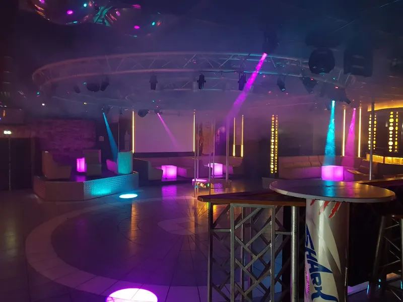 Le Must Club
