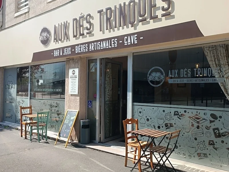 Aux Dés Trinqués