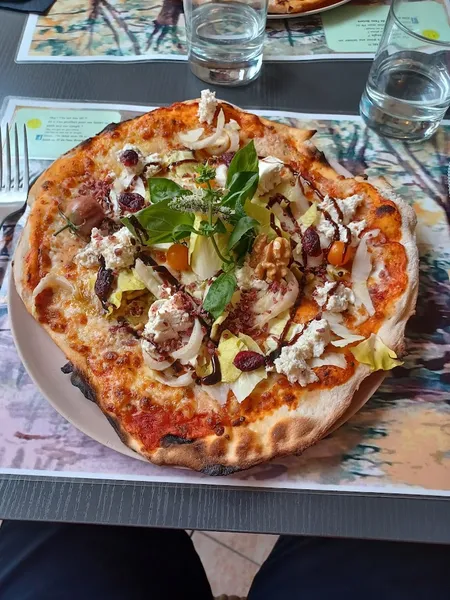 PIZZA AU FIL DE L'EAU