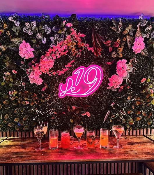 Le 19 Lounge