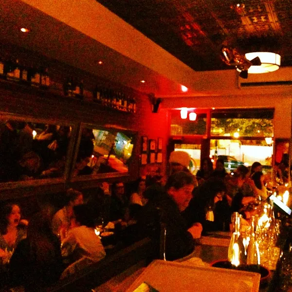 themed bars Vin Sur Vingt Wine Bar - West Village