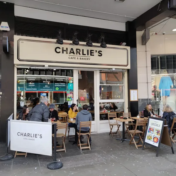Charlie’s Café & Bakery