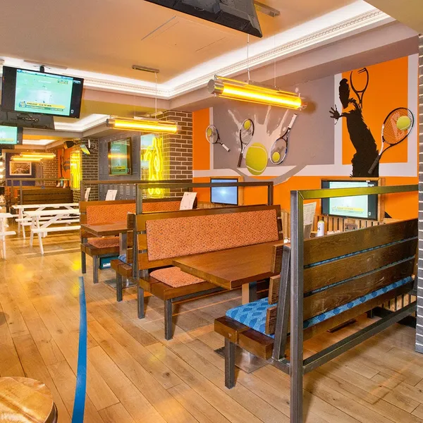 Sports Bar & Grill - Canary Wharf