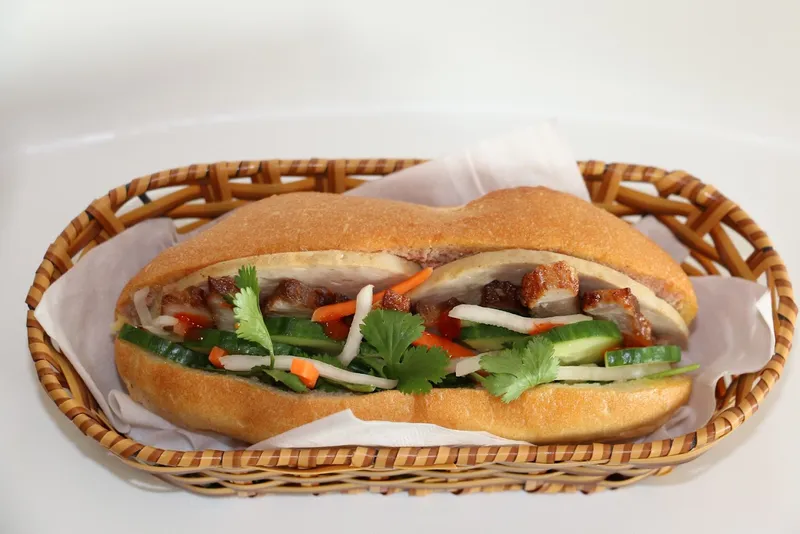 Banh Mi Leo