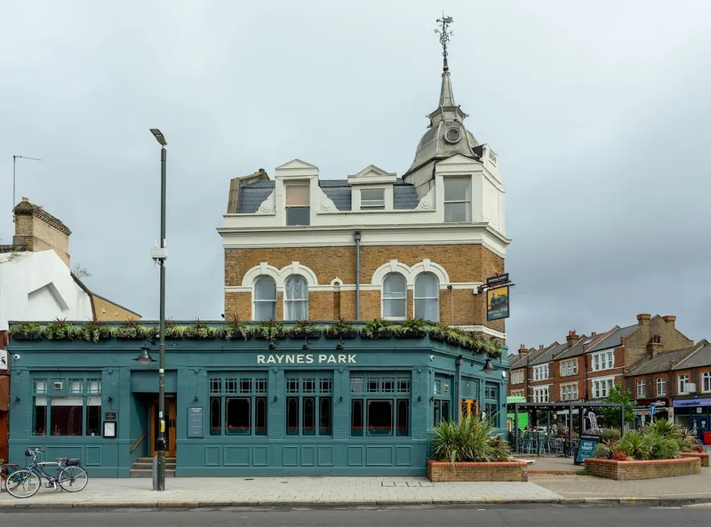 Raynes Park Tavern