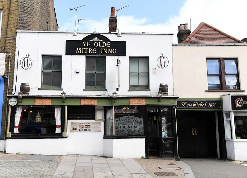 Ye Olde Mitre Barnet