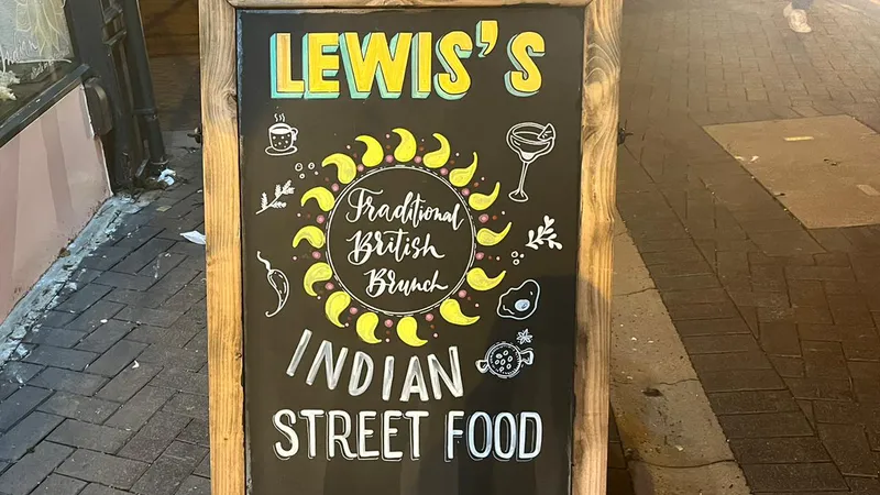 Lewis's café bar