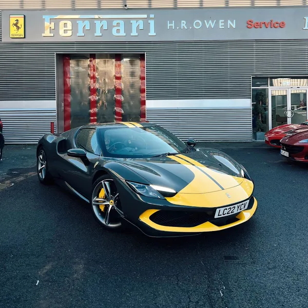 H.R. Owen Ferrari London Service