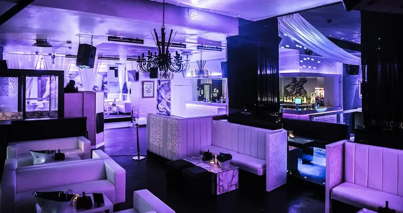 Pure Nightlounge