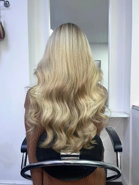 Royal Hair Extensions (inside Skin Life Clinic)