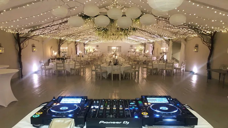 Wedding DJ London - UK DJ - Female DJ - Surrey Wedding DJ - DJ hire - DJ services - Event DJ - Female DJ - SpinSisters