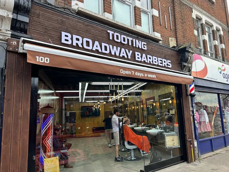 TOOTING BROADWAY Barbers