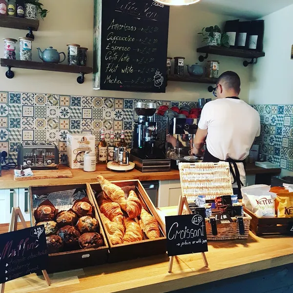 Laco Café & Bistro