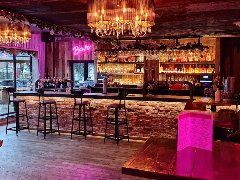 The Waterside Bar, Rooms & Restaurant