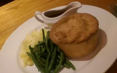Top 8 pie and mash in Knowsley