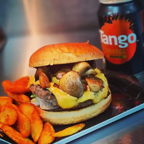 ZAZA Burgers & Pizza