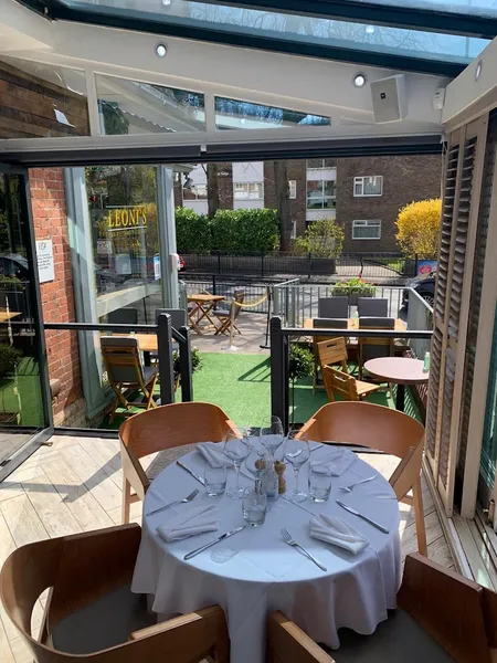 Leoni's Restaurant