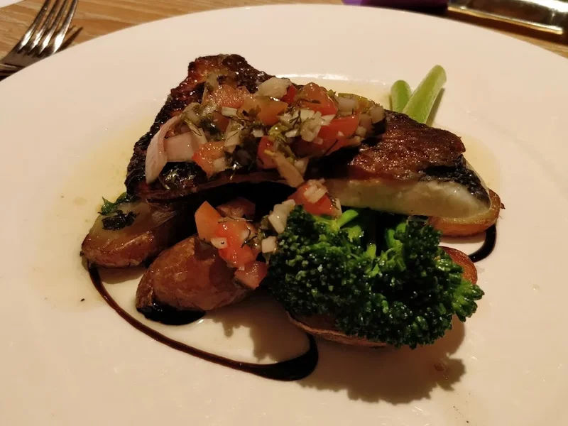 George's Dining Room & Bar