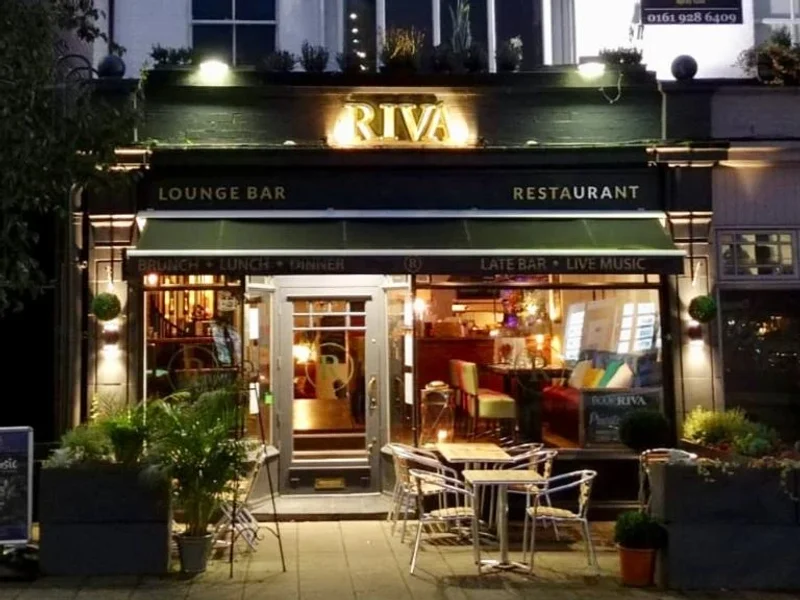 Riva Bar and Restaurant