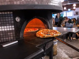 pizza places in Manchester