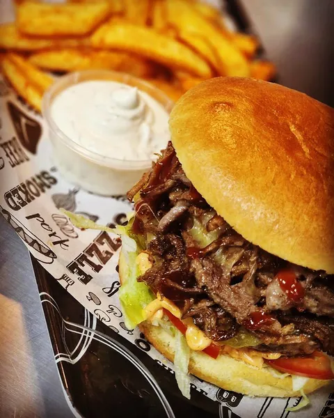 ZAZA Burgers & Pizza