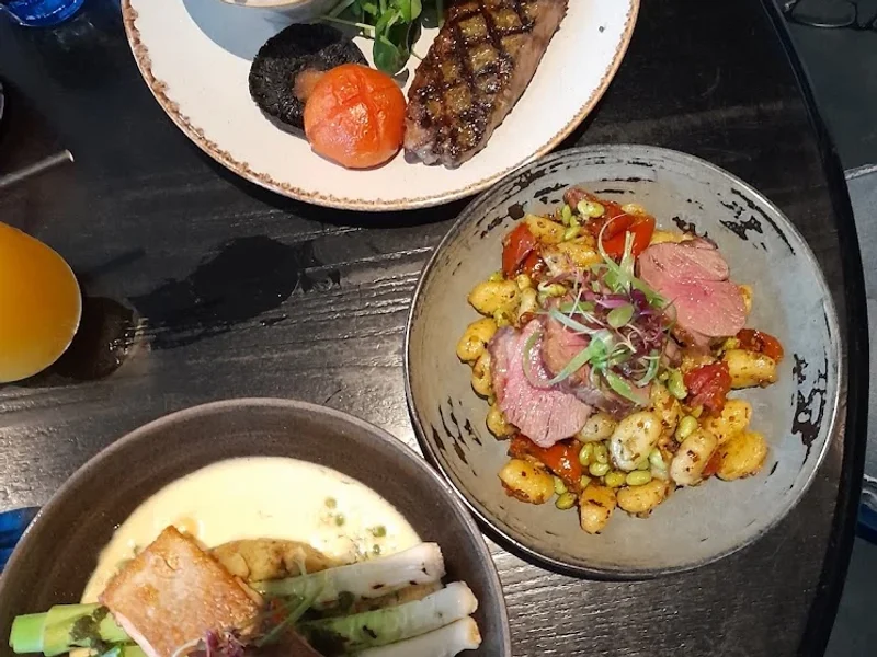 Embankment Kitchen Restaurant & Bar