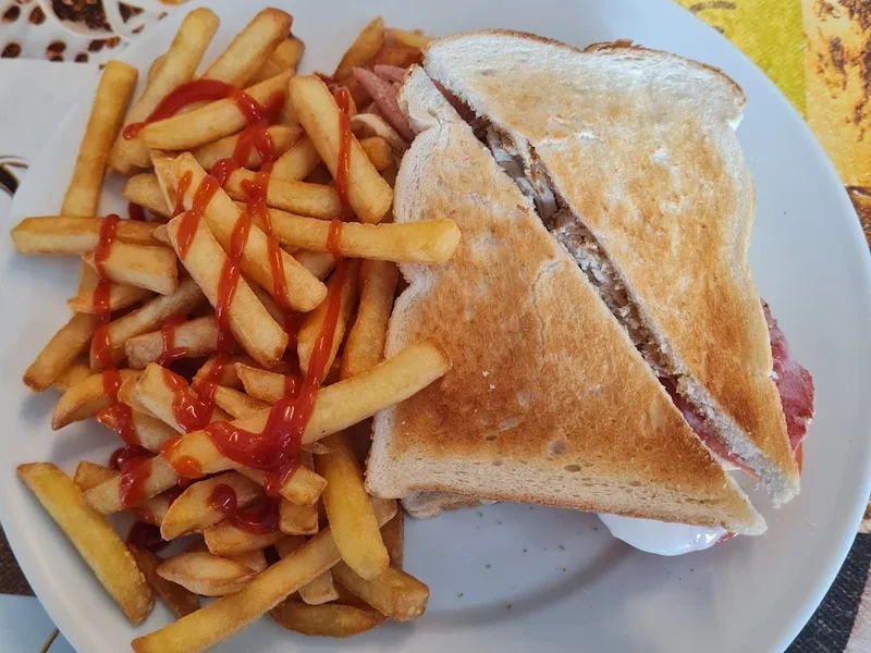 Lunch Monkey Cafe
